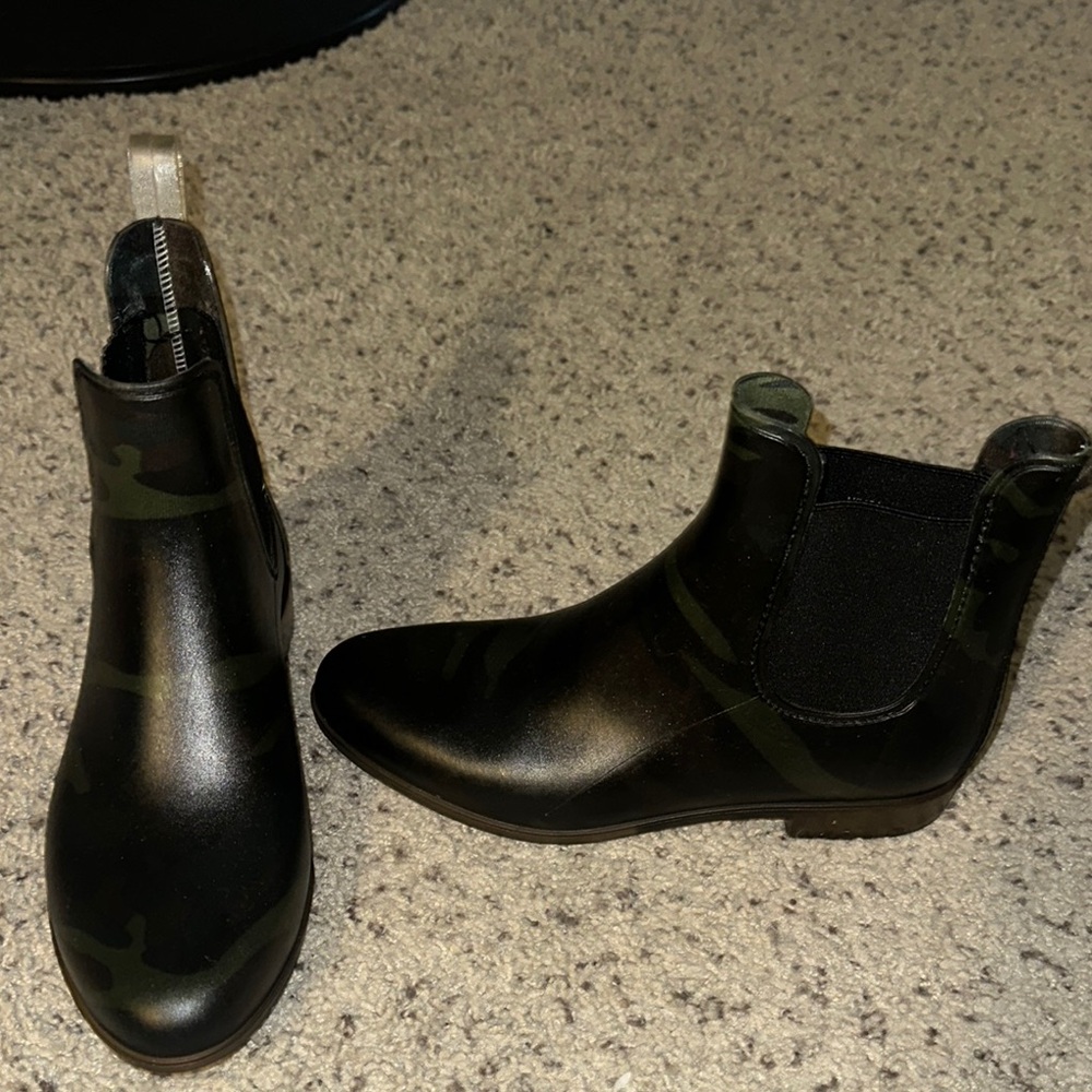 J Crew Chelsea Camo Rain Boots